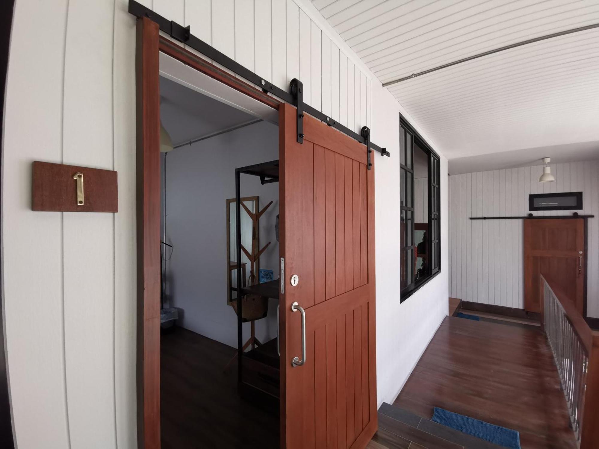 הוסטל בנגקוק Liaw Base House מראה חיצוני תמונה